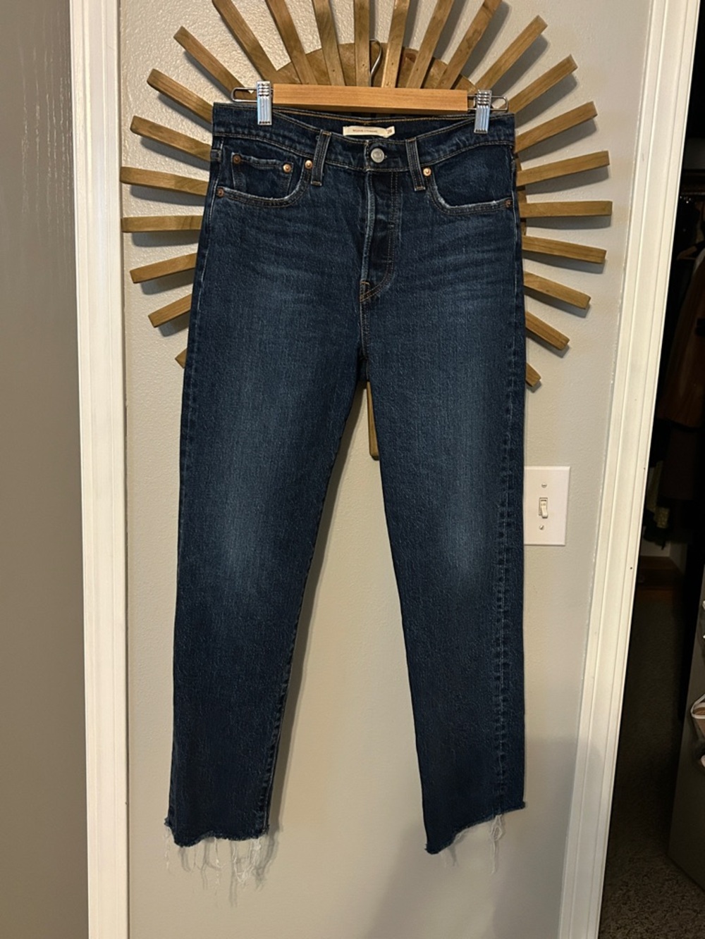 Levi’s Dark Wash High-Rise Wedgie Straight Jeans - Frayed Hem 26 x 28